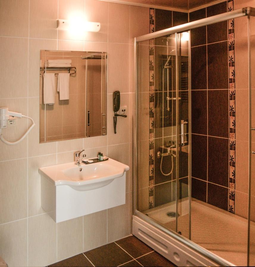 Neva Hotel Μαλάτεια Εξωτερικό φωτογραφία