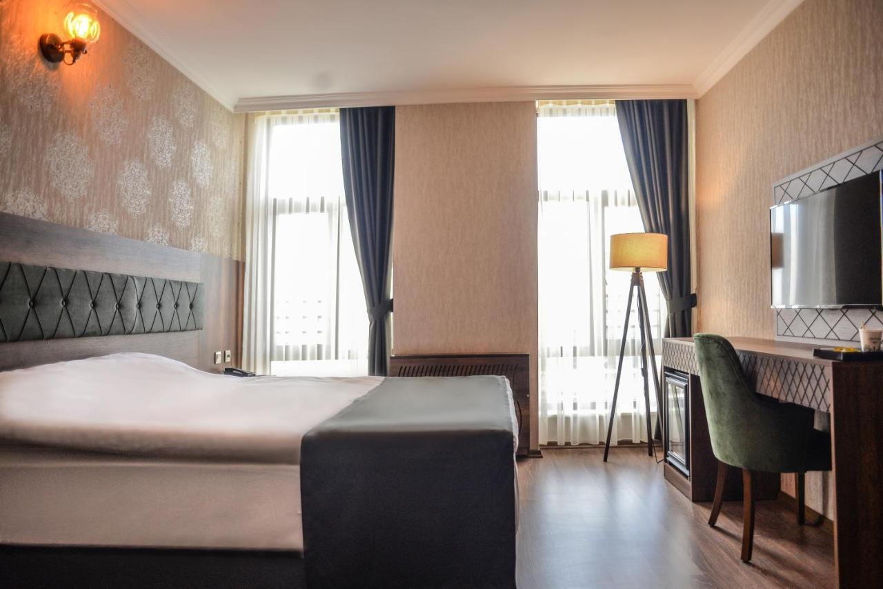 Neva Hotel Μαλάτεια Εξωτερικό φωτογραφία