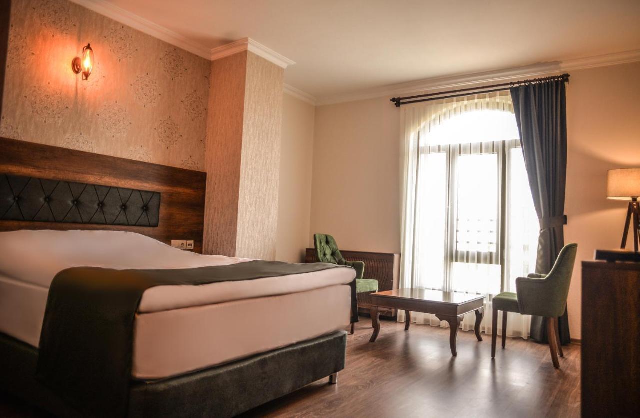 Neva Hotel Μαλάτεια Εξωτερικό φωτογραφία