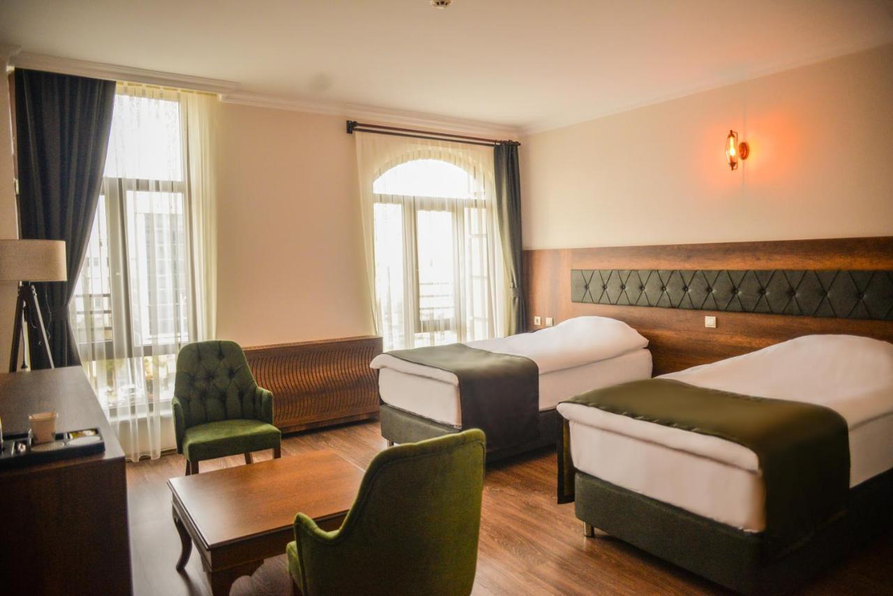 Neva Hotel Μαλάτεια Εξωτερικό φωτογραφία