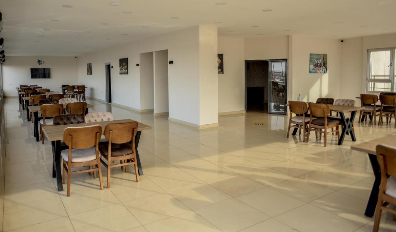 Neva Hotel Μαλάτεια Εξωτερικό φωτογραφία