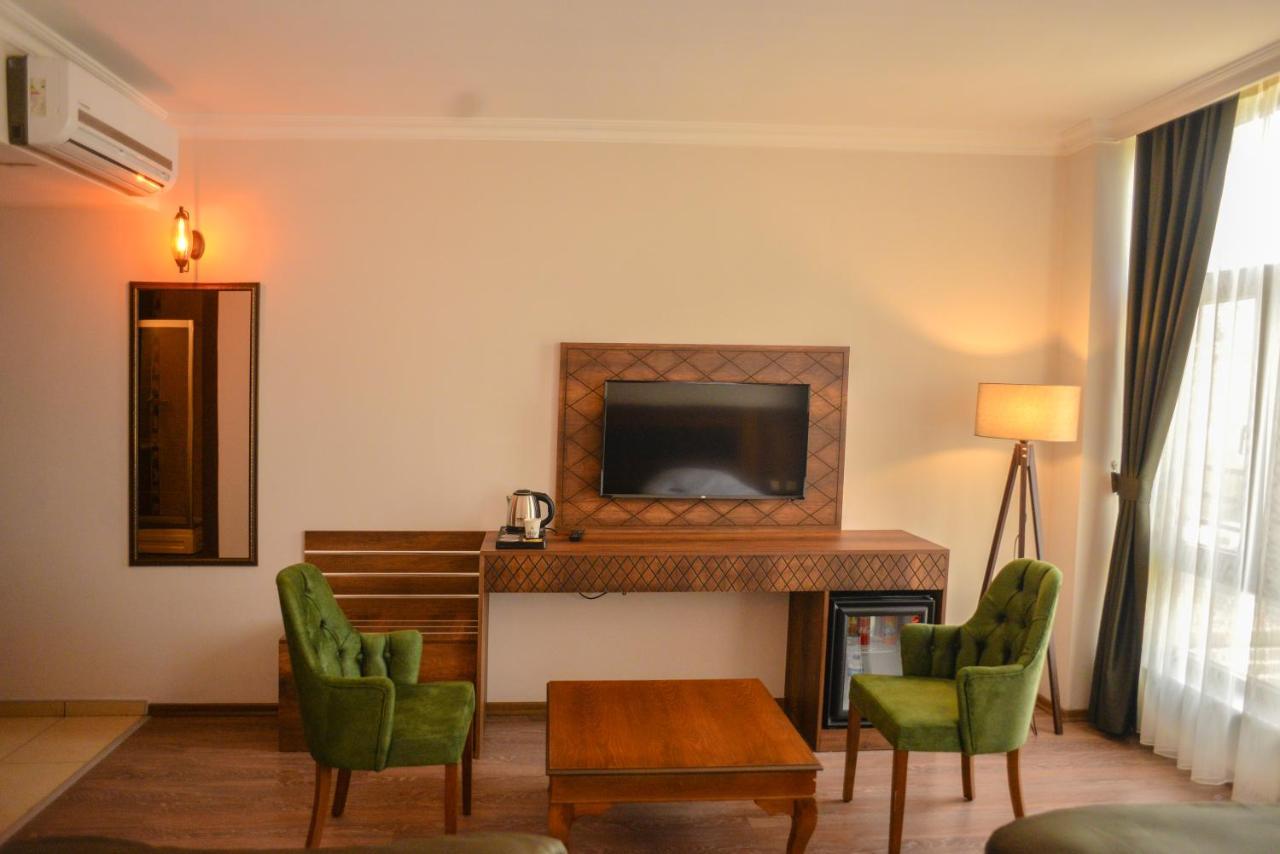 Neva Hotel Μαλάτεια Εξωτερικό φωτογραφία