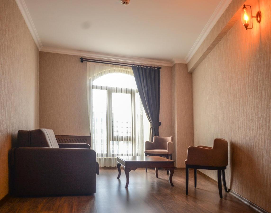 Neva Hotel Μαλάτεια Εξωτερικό φωτογραφία